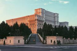 世界杯十大外围担保平台 -歐(ōu)盟最穷國(guó)砍福(fú)利表忠(zhōng)心，结果极右翼民调反超，亲歐(ōu)政权快(kuài)散(sàn)架