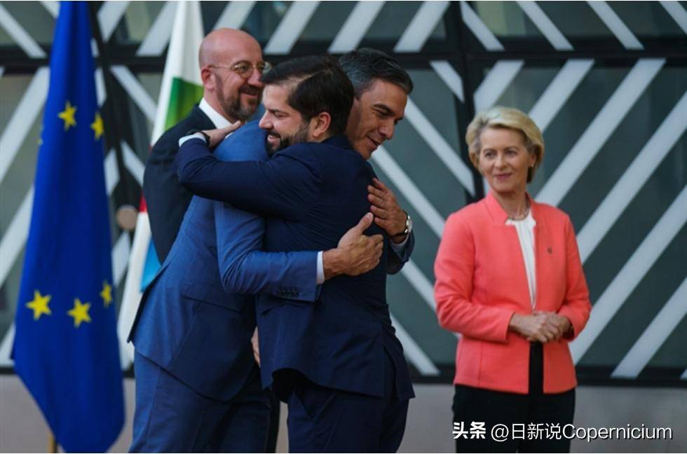 欧盟最穷国砍福利表忠心，结果极右翼民调反超，亲欧政权快散架